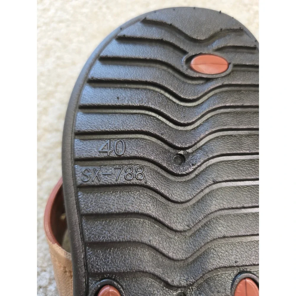 Sporty thong sandals